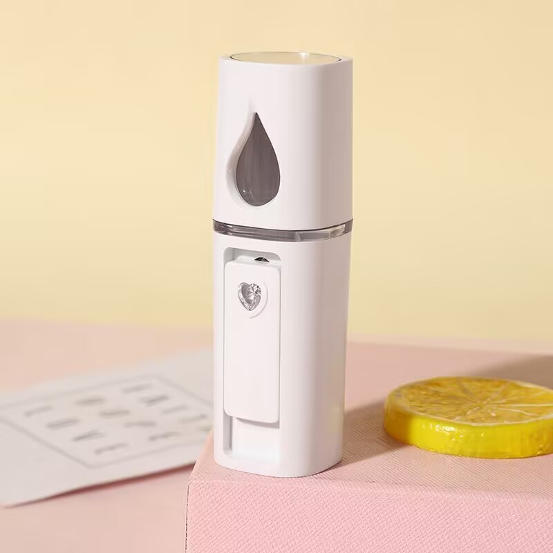 Wholesale Portable Humidifier Cold Spray Water Replenisher Humidifier Water Replenisher Facial Moisturizer Handheld Cold Spray Beauty Instrument Application Scenario