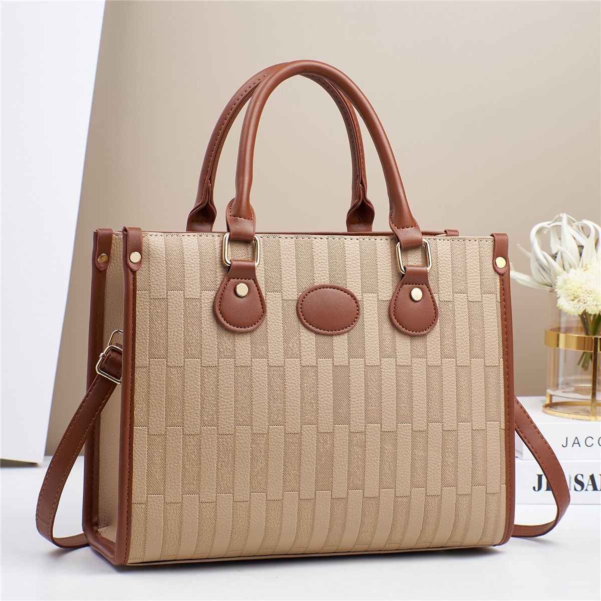 Summer Version Simple Mini New Foreign Trade 2024 New One-Shoulder Ladies Atmospheric Ladies Handbag Application Scenario