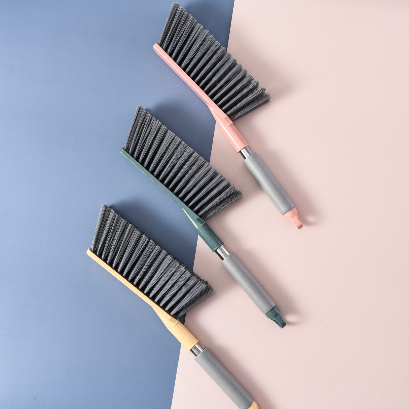 Internet-famous sofa cleaning, large bed sheet dust removal brush, Nordic-style bed brush, household bristle brush, soft bristle broom details Picture