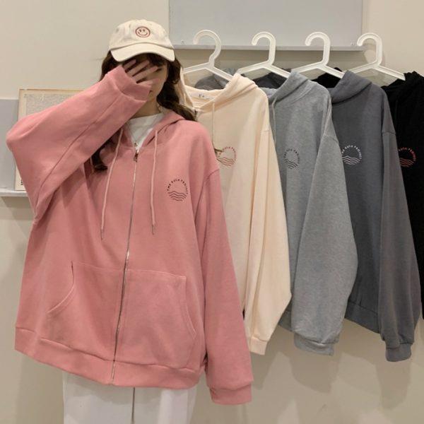 2022 Autumn and winter hooded long-sleeved letter-printed cardigan, a casual top for chubby girls, a mid-length large-sized sweatshirt for women