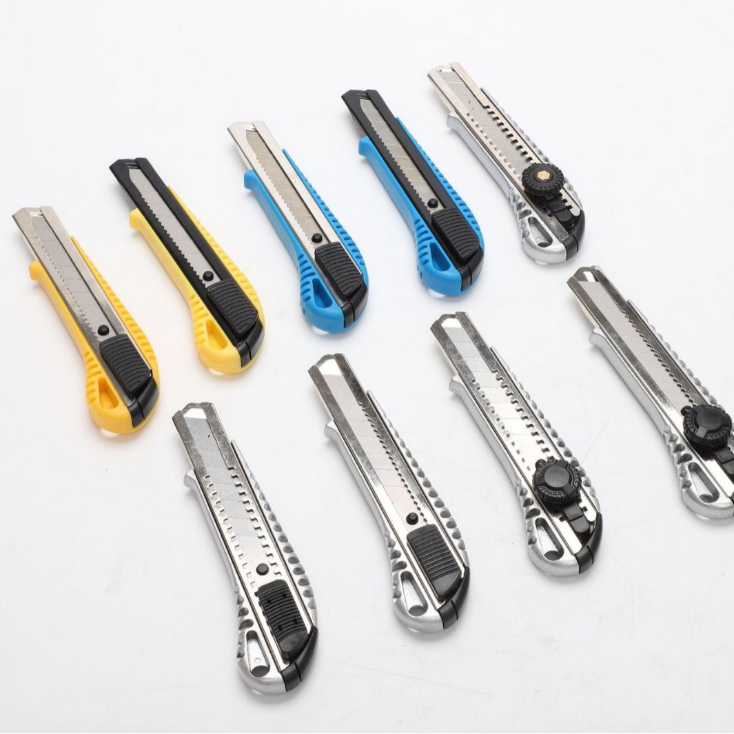 厂家批发高中低档工业级介刀自锁式18mm壁纸刀裁纸刀大号美工刀