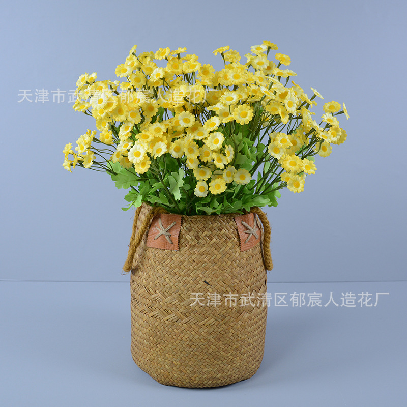 A single branch of simulated chamomile with 30 flowers is a cross-border bestseller. Place small daisies in the living room and decorate the balcony with a fresh and clean style Specification image