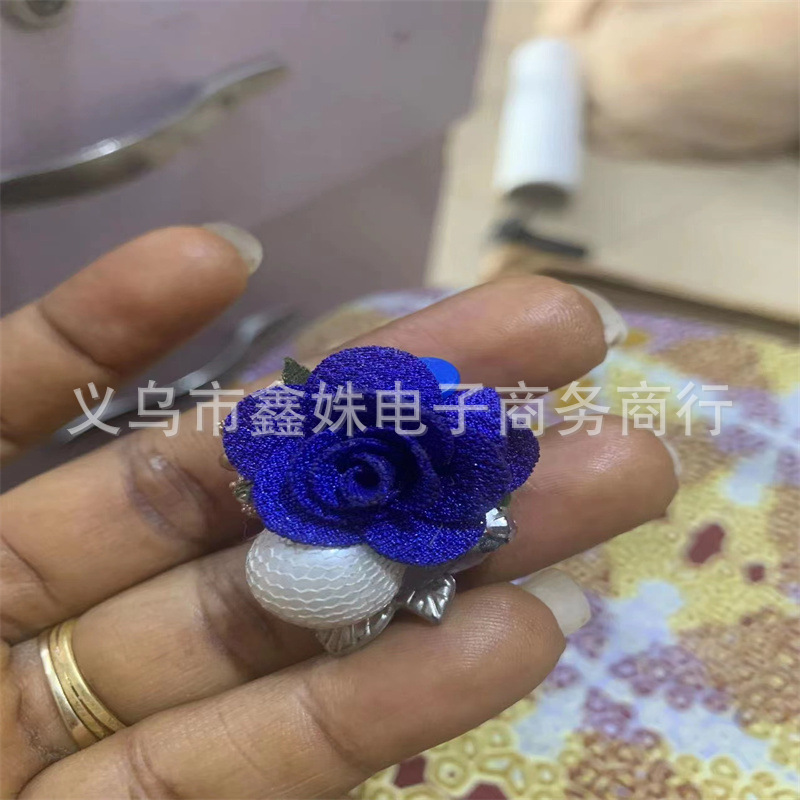 立体布艺花朵手工DIY 装饰花箱包辅料配件花心白底实物图