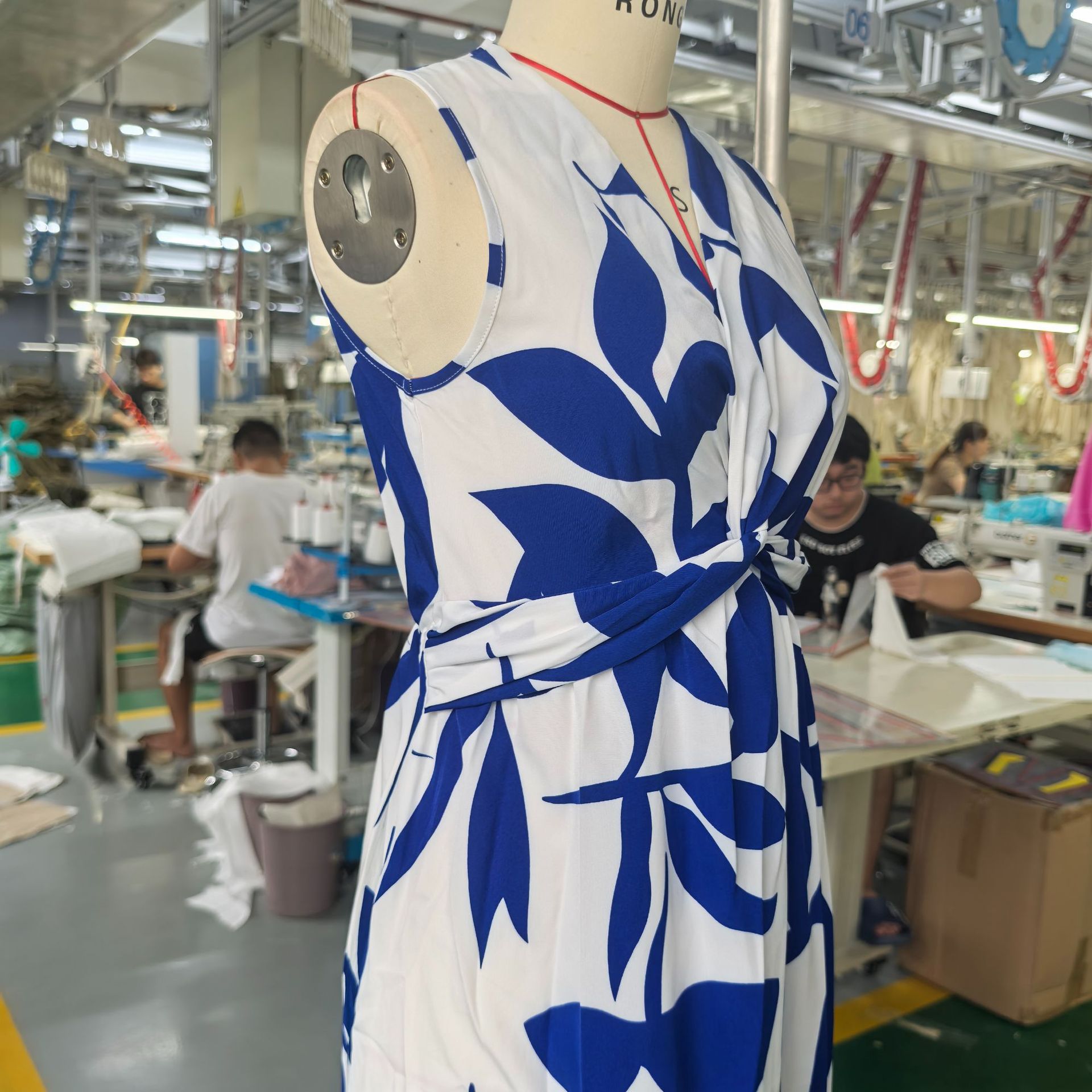Long sleeveless mid-length skirt, leaf print, twisted and irregular dress, spring and summer women's design sense, cross-border trade pic 26
