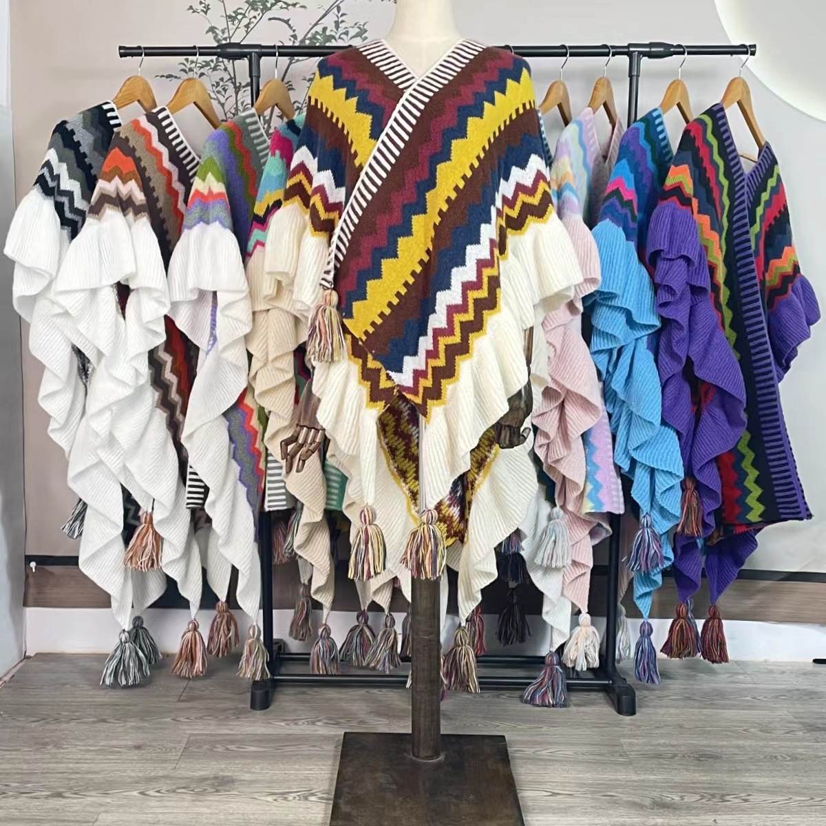Bohemian travel Muerbian ethnic style shawl 2023 New style cape Retro tassel Cape Scarf wholesale Specification image