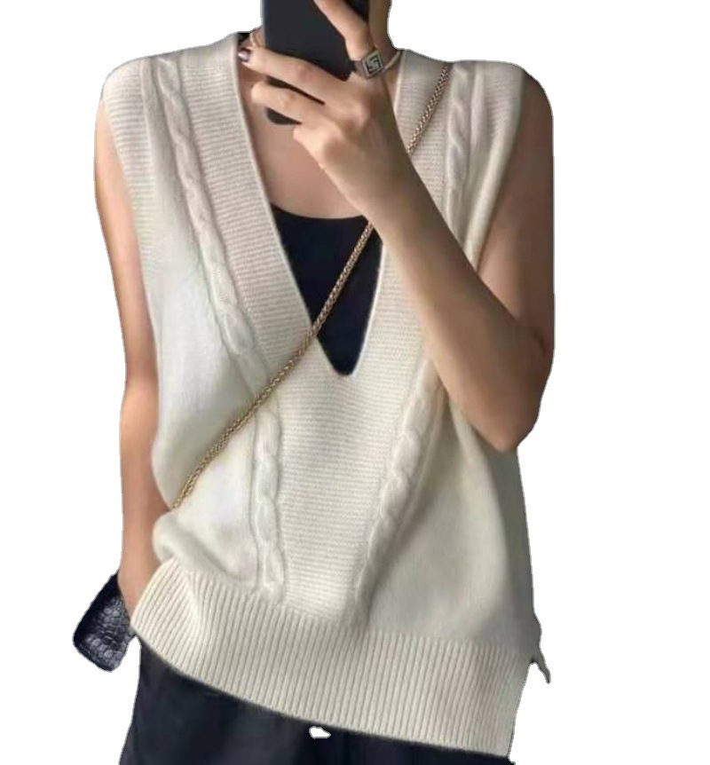 Autumn new women's V-neck vest, loose plus-size knitted sweater, Korean-style fine-spun wool twisted flower vest Item Picture