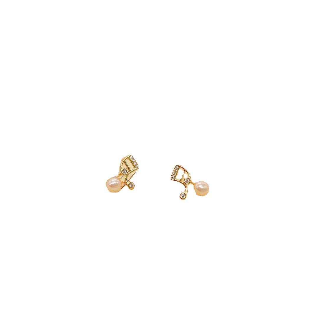 الاقراط اللؤلؤة ذات المياه العذبة الطبيعية المقومة بالذهب Item Picture