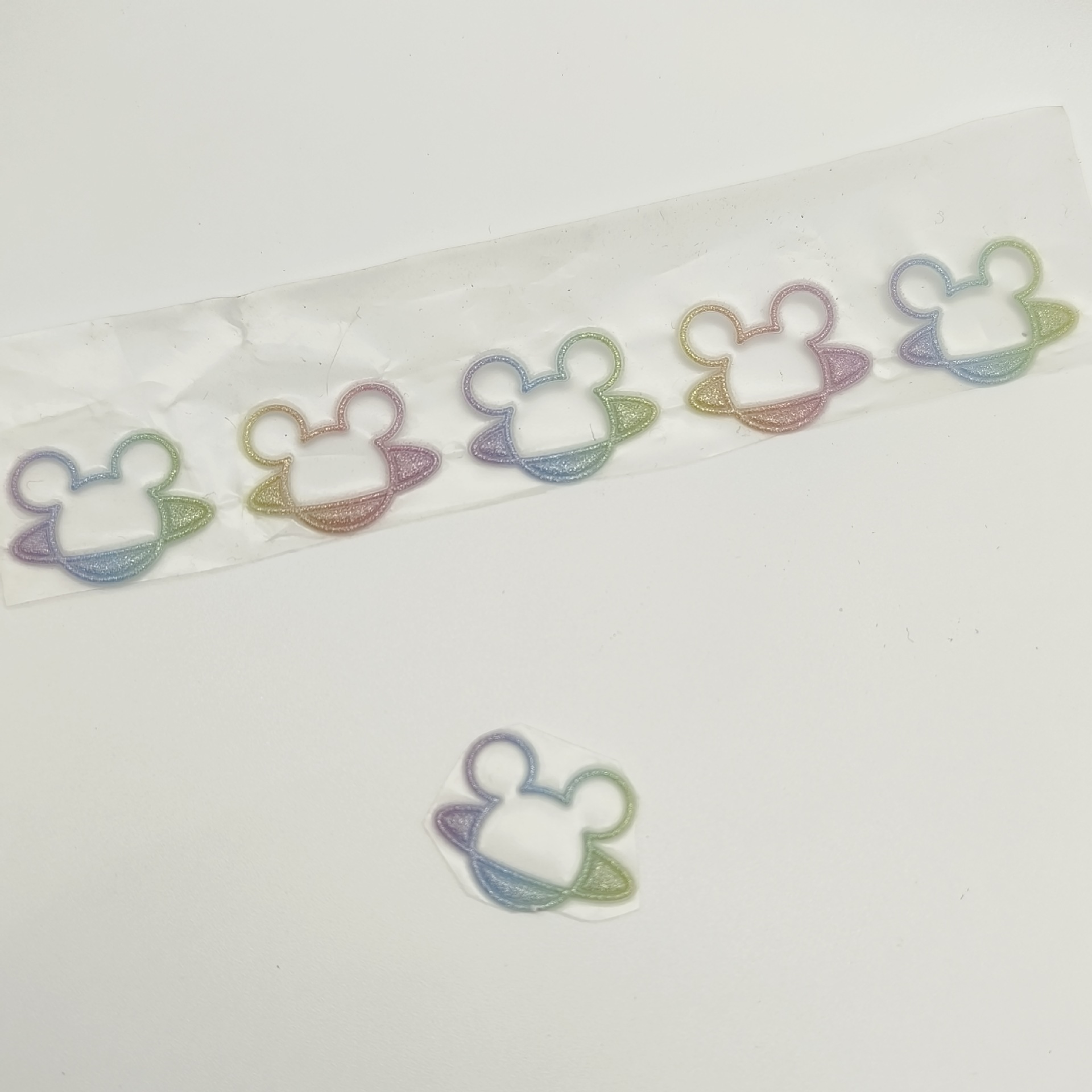 Galo High Frequency Clothing Bags Logo Ironing Label Stereoscopic Tpu Voltage Thermal Transfer Hot Stamping Rainbow Mouse Head Application Scenario