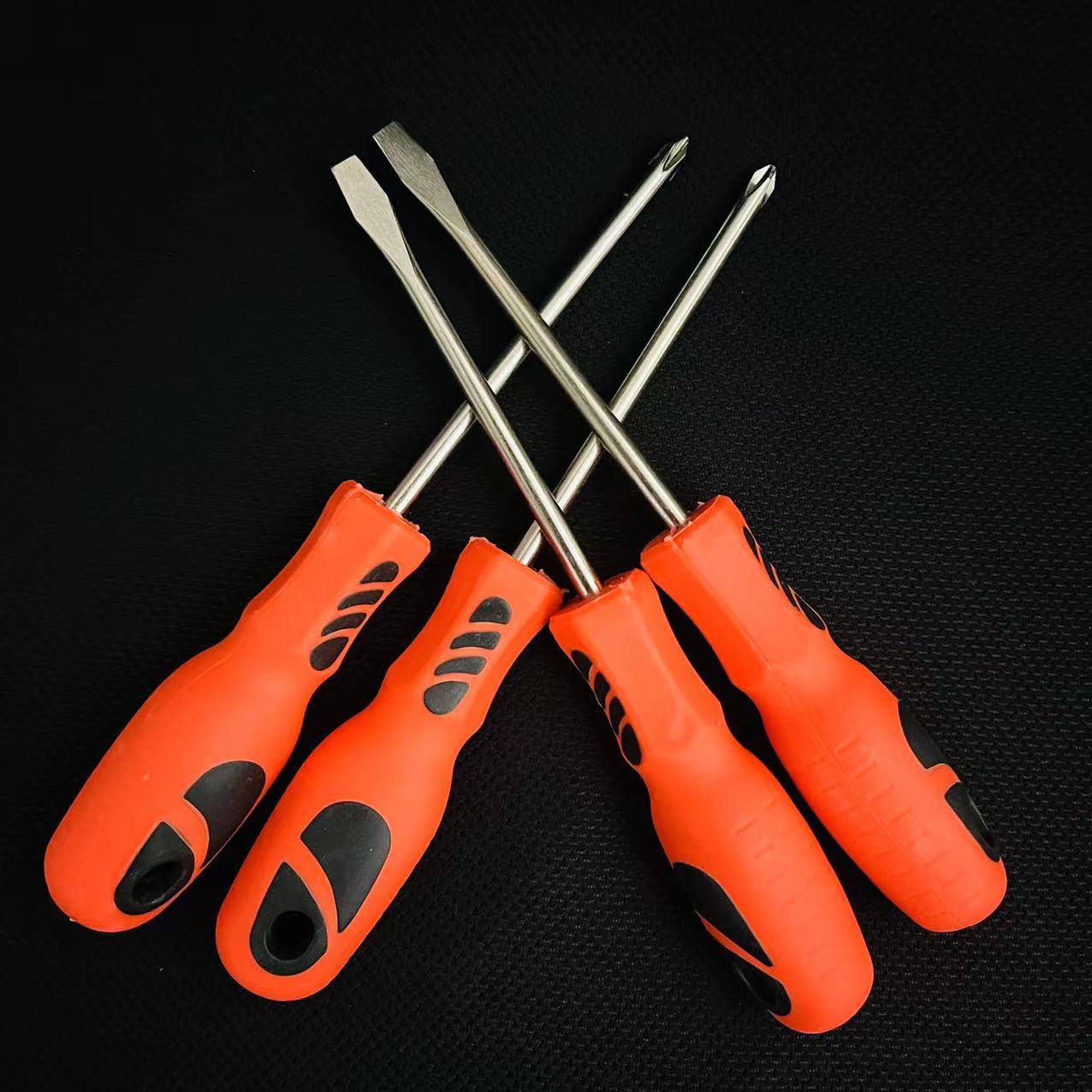 ويقطع مفك البراغي الأسود والأحمر، مفك مفك، 1 دولارين للمفك Item Picture