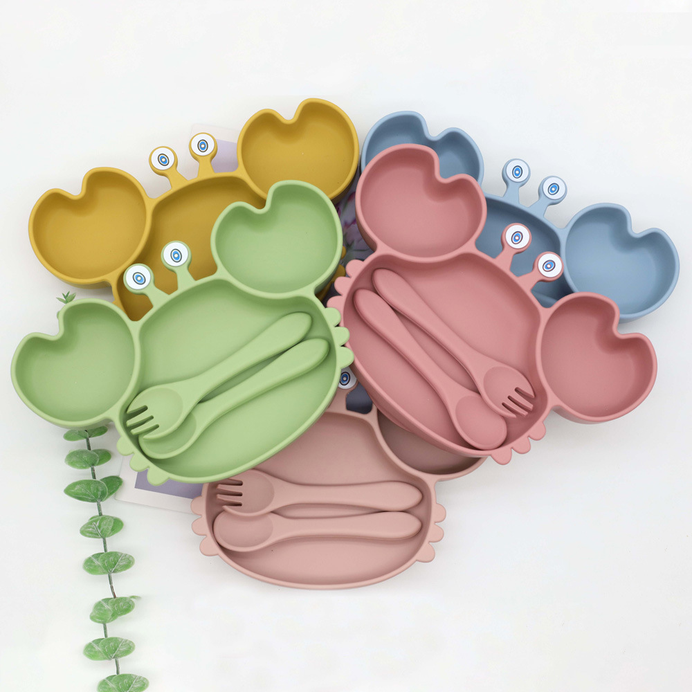 亚马逊新款螃蟹分格餐盘带吸盘强劲吸力耐摔食品级硅胶辅食餐具勺