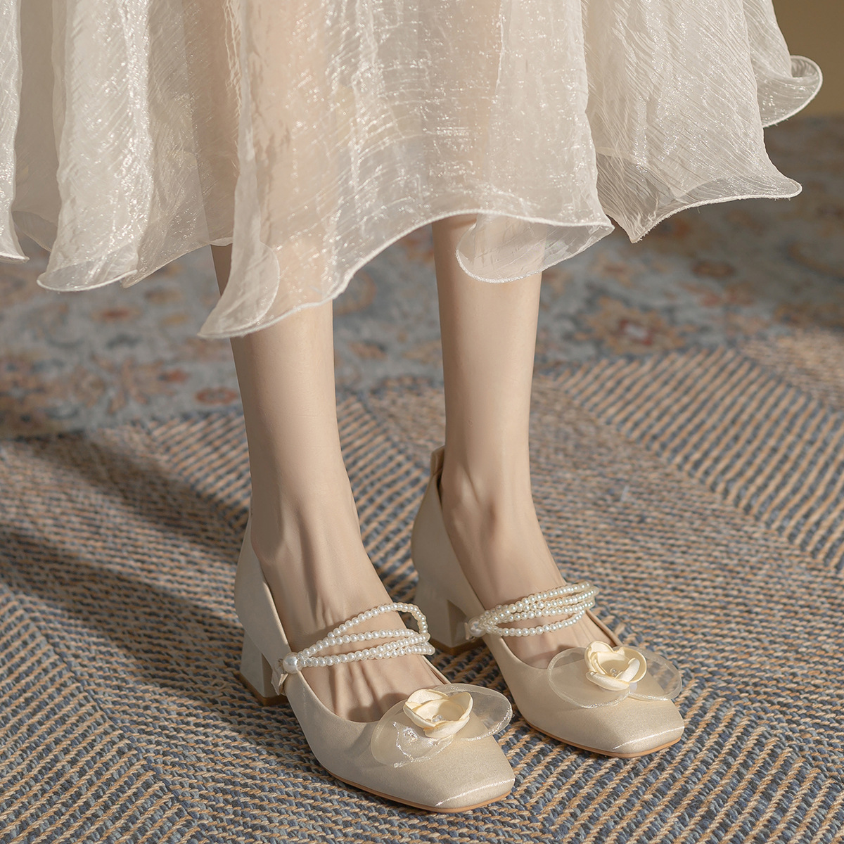 女式休闲单鞋实物图