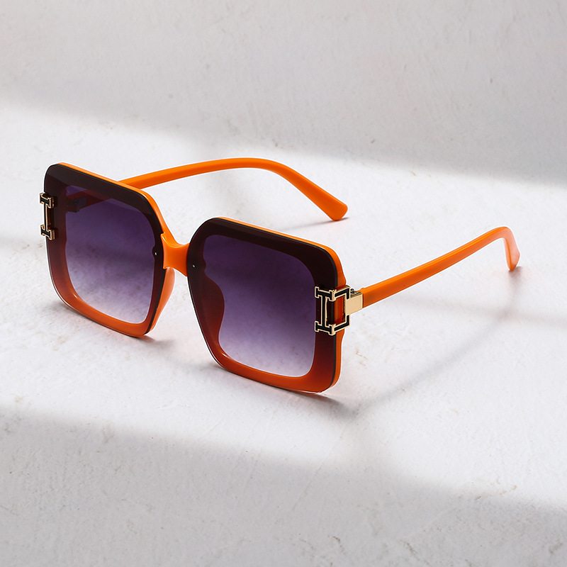 2024 New Korean-style fashionable sunglasses with H letter decoration for sun protection and personalized styling, women's square frame