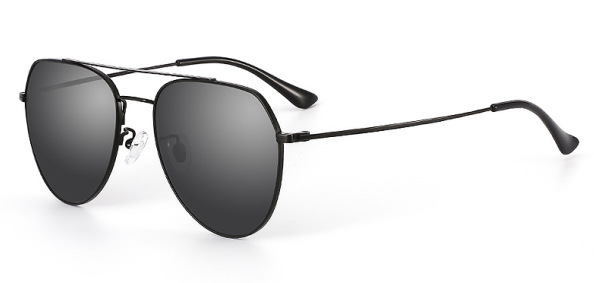 The new ultra-light sunglasses are specially designed for men driving. The gm style gradient polarizing lenses offer UV protection and can be configured with different degrees Item Picture