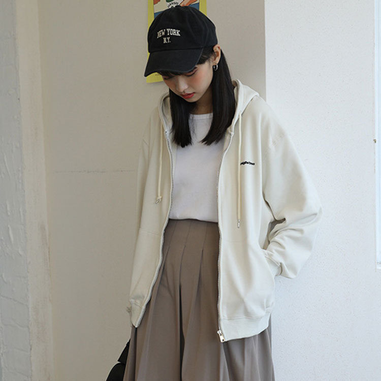 The new 2023 spring style letter grey hooded cardigan for women in hoodies, a loose and casual Korean-style jacket Item Picture