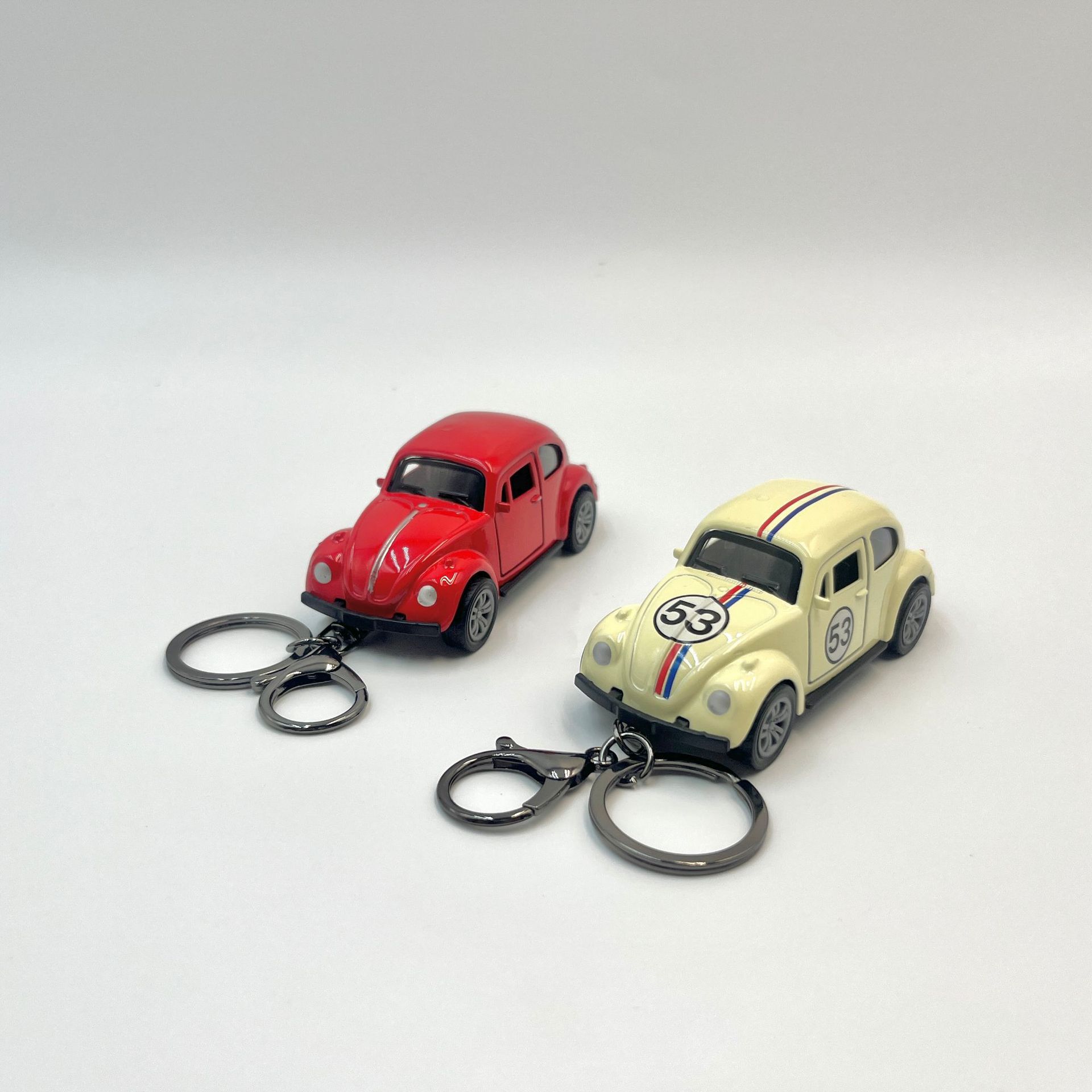 Cross-border creative simulation beetle alloy model ornaments, toys, metal rebound car bags, keychains, pendants Application Scenario