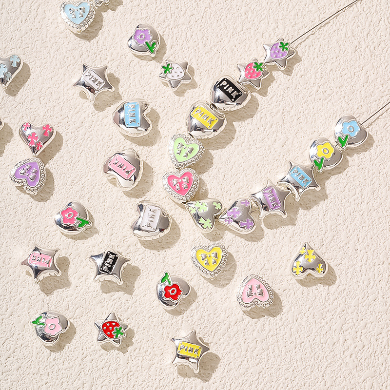 DIY straight hole oil-dripping mobile phone chain necklace accessories with a sweet and girlish style bow heart Application Scenario