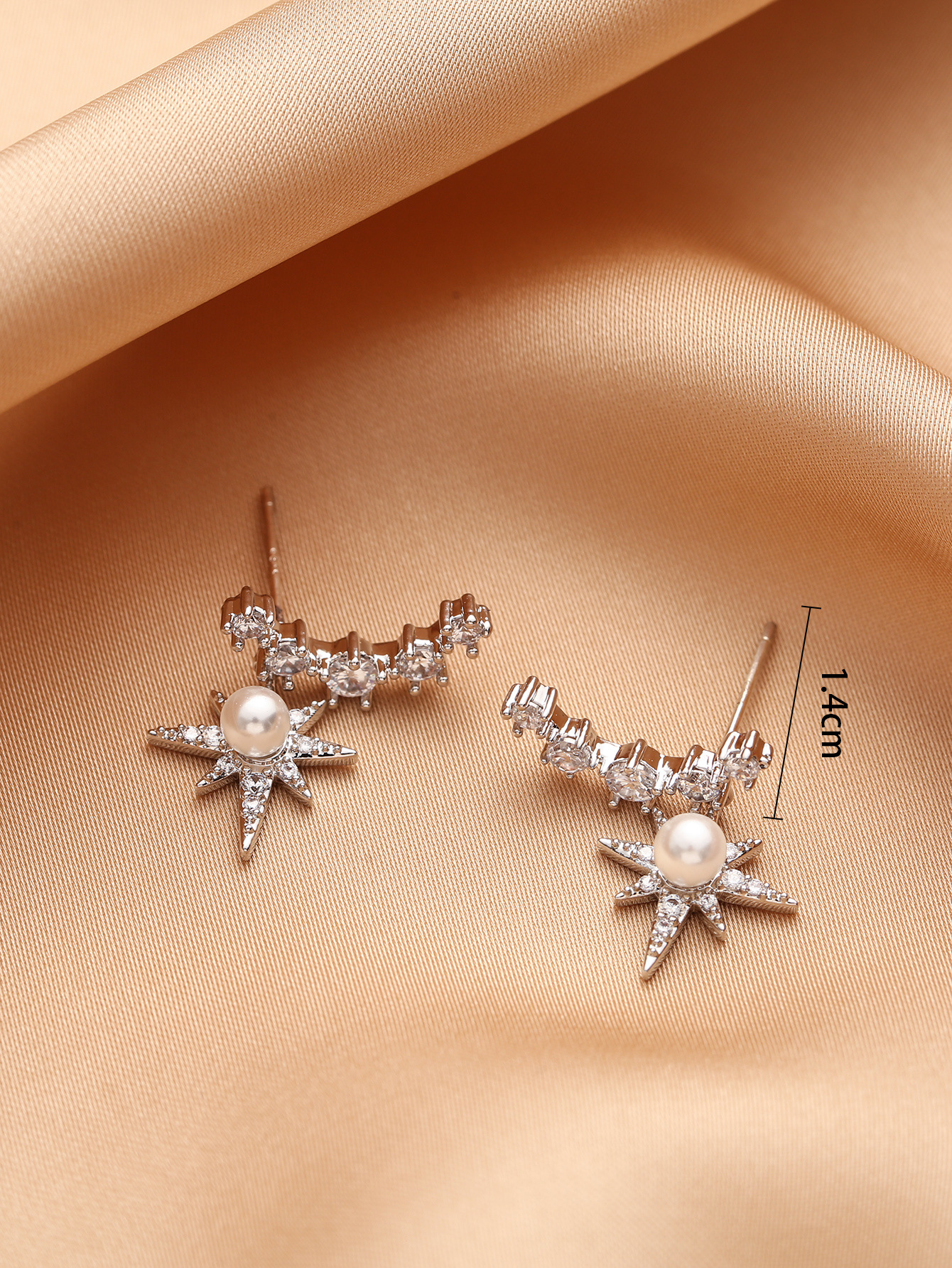 Octagonal star stud earrings, pure silver needle commuting earrings, simple, small, individual and elegant earrings, a new trend for women Application Scenario