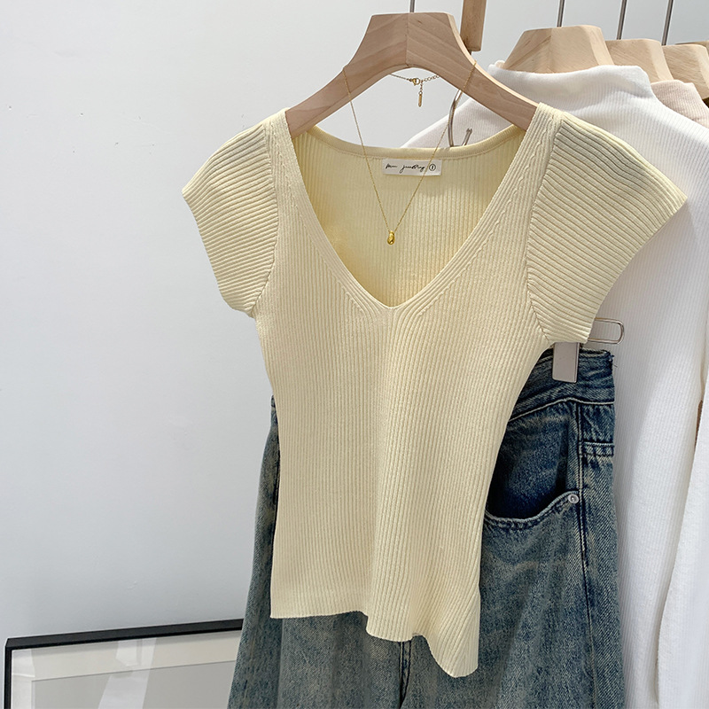 American V-neck off-the-shoulder short-sleeved knitted sweater for women's summer 2025 new style, a thin Korean-style gentle and slimming top details Picture
