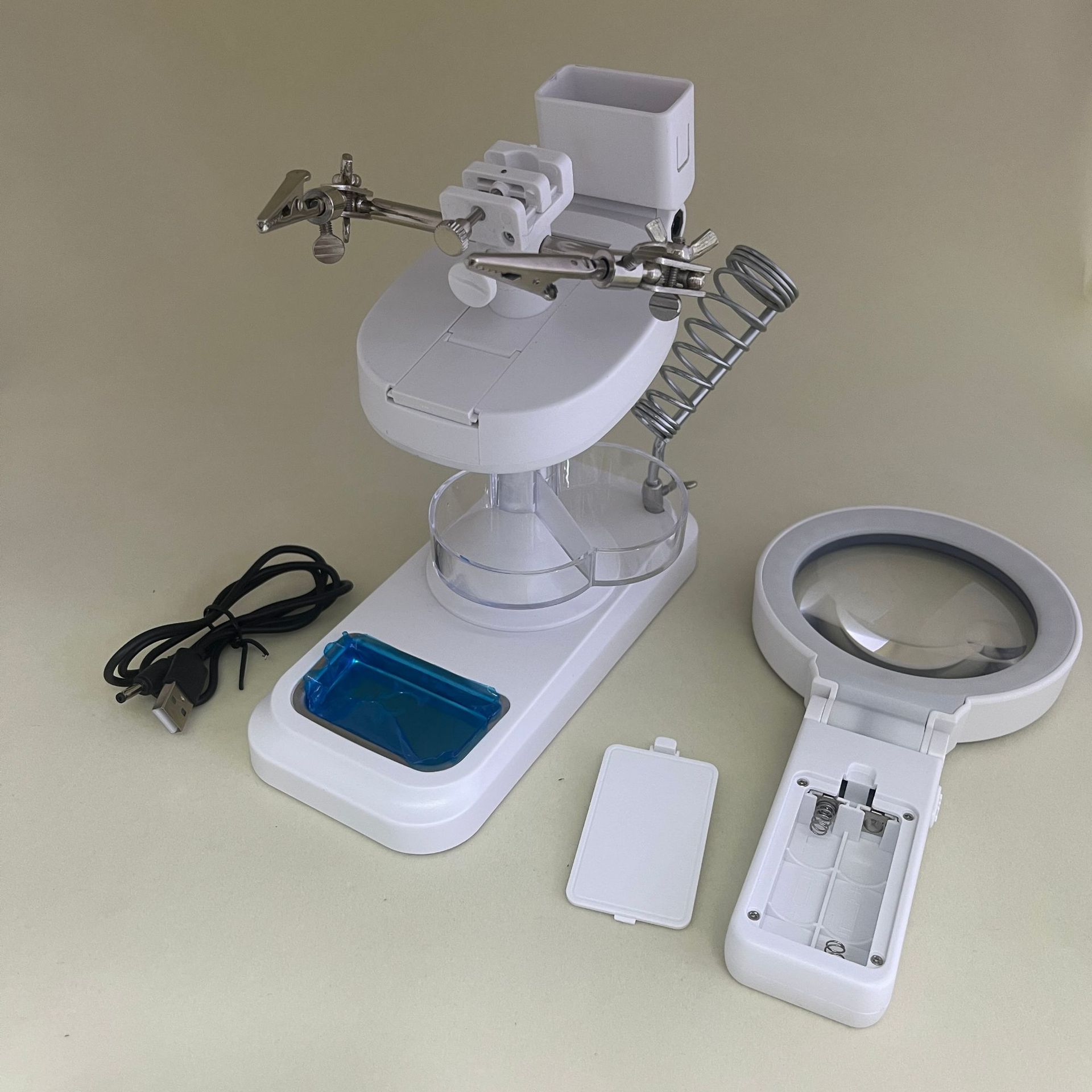 New TH-7031 desktop handheld soldering iron repair folding workbench magnifying glass with lamp assistance Application Scenario