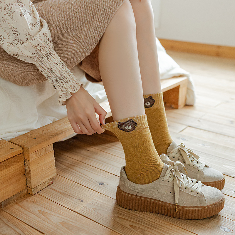 Woolen socks, thickened women's socks, warm loop socks, cartoon bear winter women's socks, towel with fleece, extra thick mid-calf socks details Picture