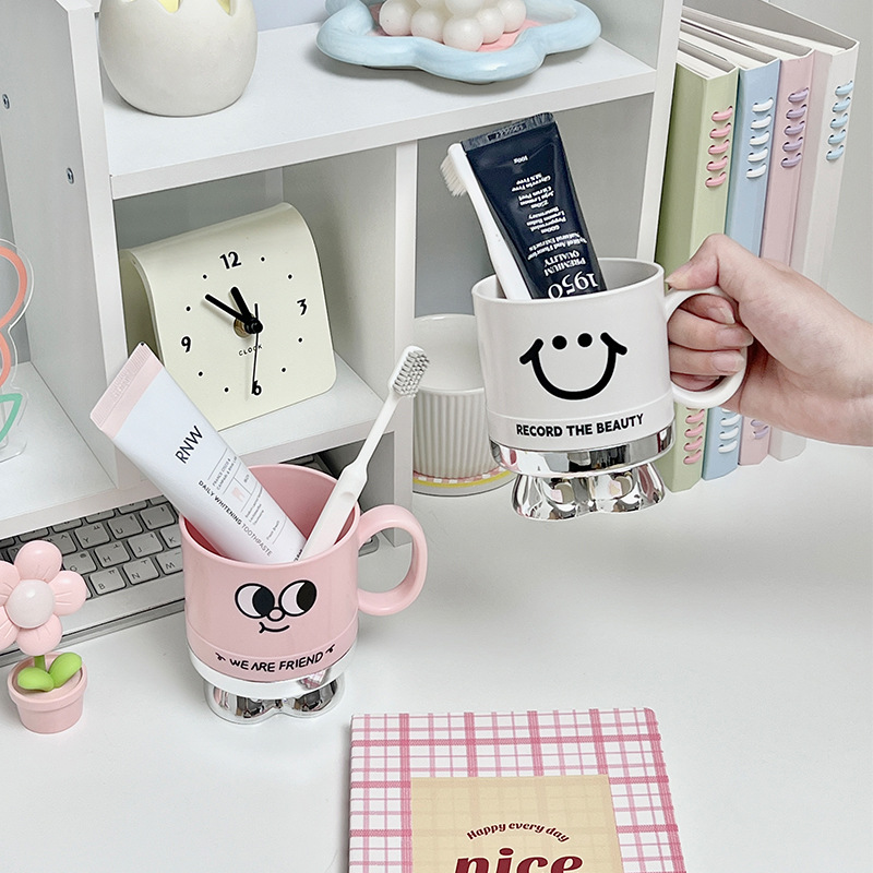 Smiling face cup, plastic washbasin cup, convenient brushing cup, supermarket toothbrush cup, plastic details Picture