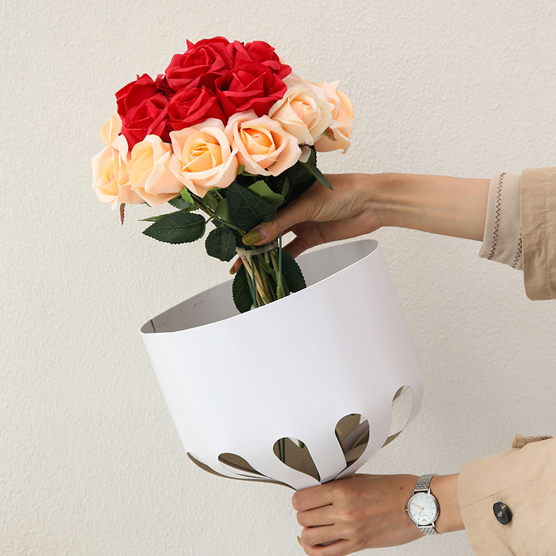 Flower packaging lining base package flower artifact material fixed cardboard small incense wind round bouquet styling piece Application Scenario