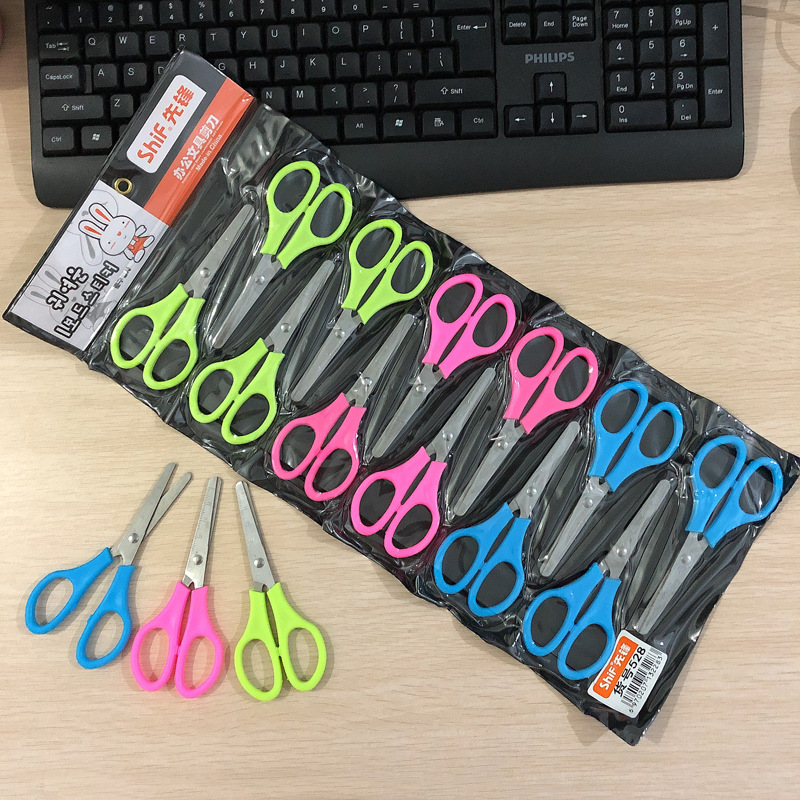 办公剪刀实物图