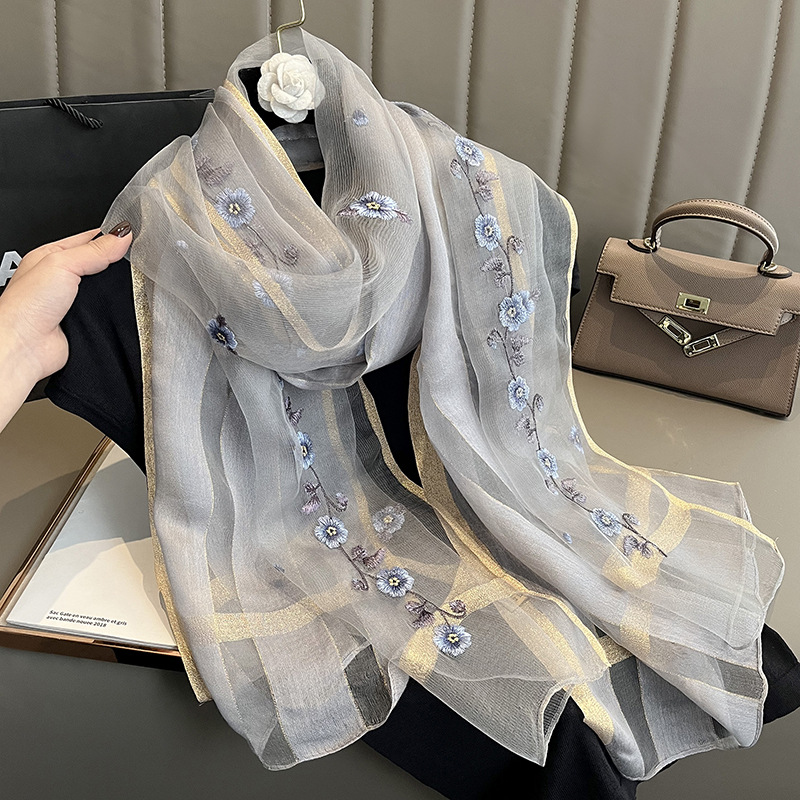 Hangzhou Embroidered Silk Wool Scarf Female Spring And Autumn Mulberry Silk Embroidery Silk Scarf With Mother Cheongsam Gold Thread Shawl Application Scenario