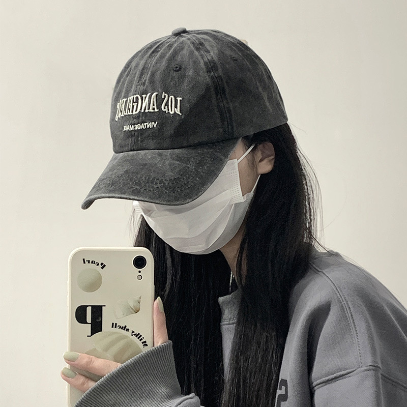 ins retro grey baseball cap for women, summer American-style washed head, trendy, versatile and face-enhancing small baseball cap Application Scenario