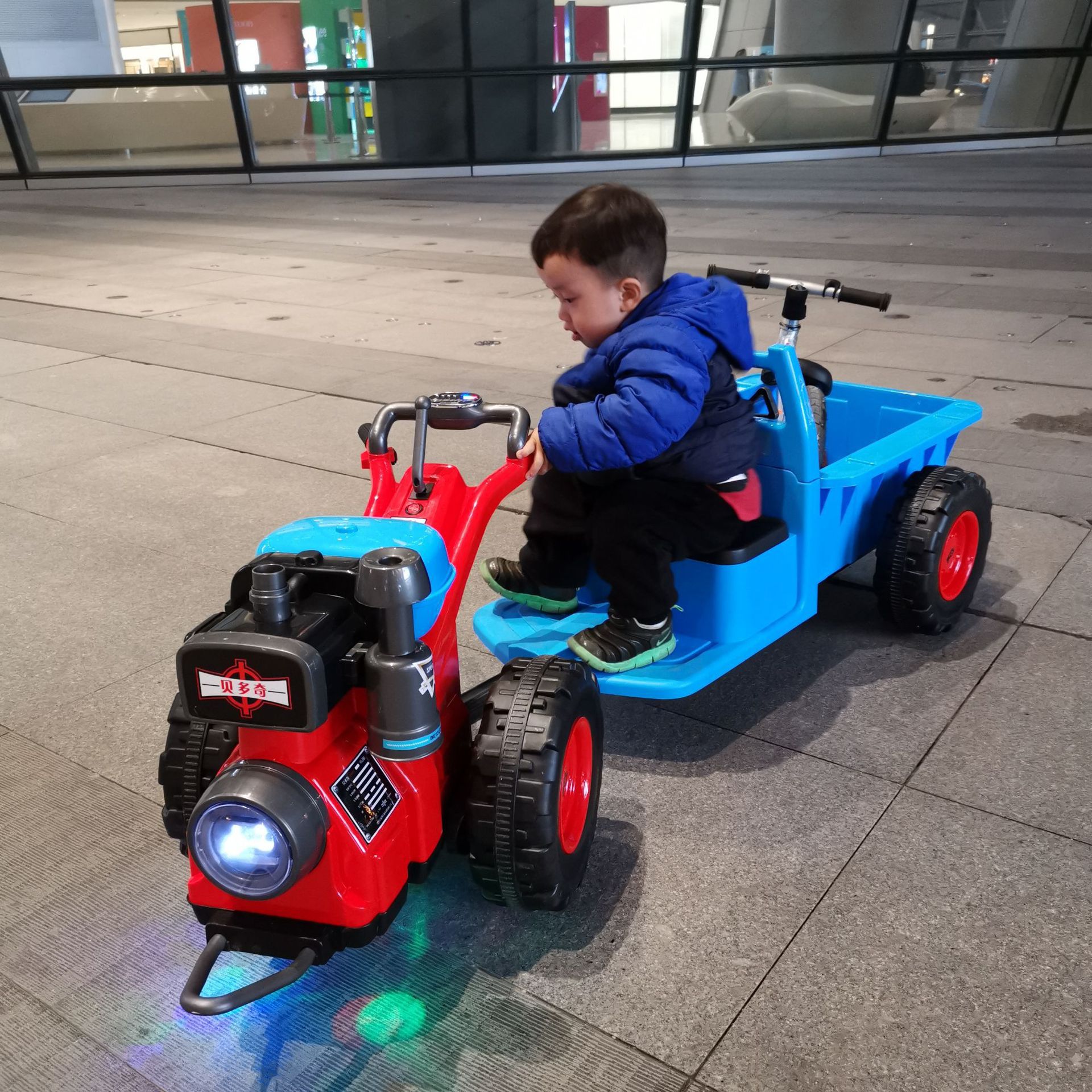 Bedoqi children 's mini Oriental Red hand-guided tractor electric vehicle can seat two 1-3-6 years old boys and girls Specification image