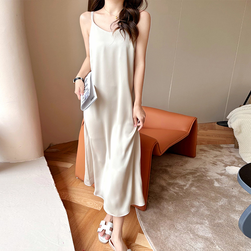 国潮夏季无袖连衣裙女高级感名媛风日韩气质时尚长裙缎面吊带裙子