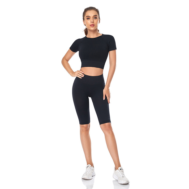 Cross-border Internet celebrity InS-style seamless threaded fitness set, sports bra, professional running, cycling and yoga wear set Application Scenario