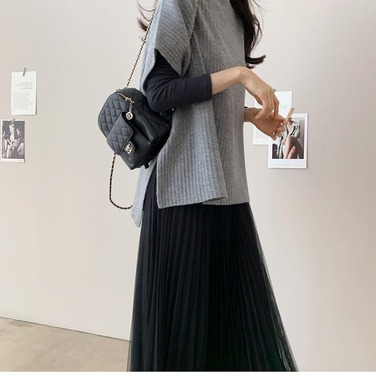 The official website of South Korea offers an elegant and light mature style cape sweater, cape coat, knitted sweater, women's top, loose and slimming plus-size Item Picture