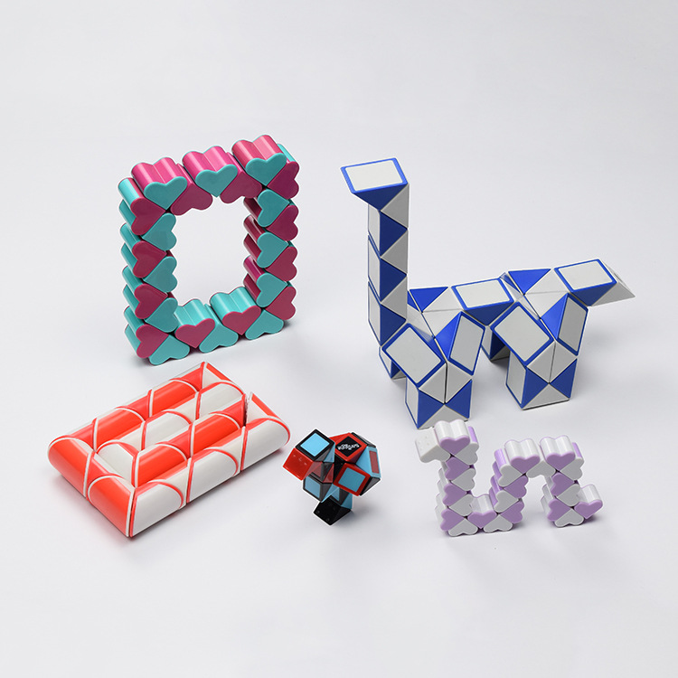 The 24-piece small and medium-sized magic Ruler is a plastic Rubik's cube stick for children and kindergartens, an educational and educational toy Application Scenario