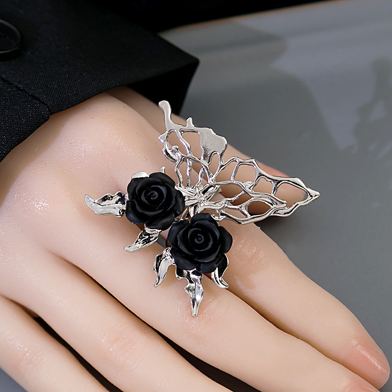 Dark tie rose ring Fashion personality living flower ring cold temperament hollow butterfly ring