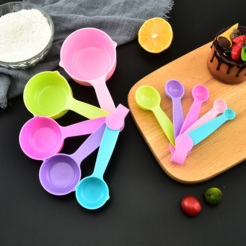 10pcs round kitchen household baking spoon Measuring cup set color plastic measuring spoon combination Measuring cup measuring spoon with scale handle thumbnail