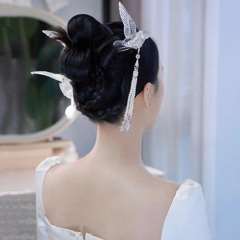 Chinese Style Retro Smart Bird Design Classical Hanfu Style Step Shake Fringe Hairpin Hair Hairpin Application Scenario