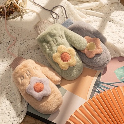 Cute and warm outdoor gloves with flowers in the style of Japanese and Korean ins, thickened and fleece sunflower neck-hanging gloves for autumn and winter