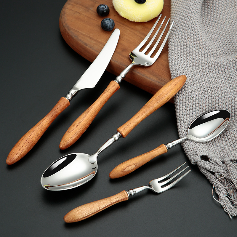 Simple and retro 304 chicken wing, wooden handle, stainless steel knife, fork and spoon Western tableware, ins style, high appearance level tableware gift set Application Scenario