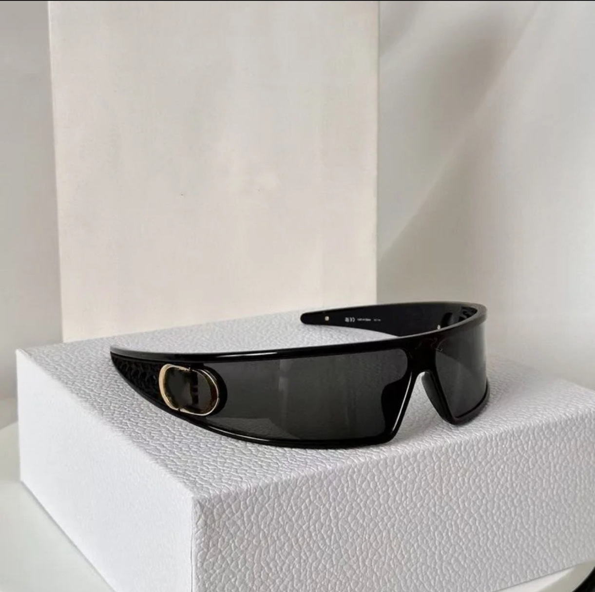 【现货批发】新款CD发箍墨镜二合一时尚未来科技感太阳镜黑色高级