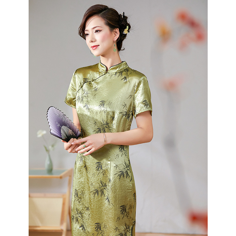 New Chinese-style modified acetate cheongsam 2025, a stunning petite, retro, elegant and youthful dress for women in summer Specification image