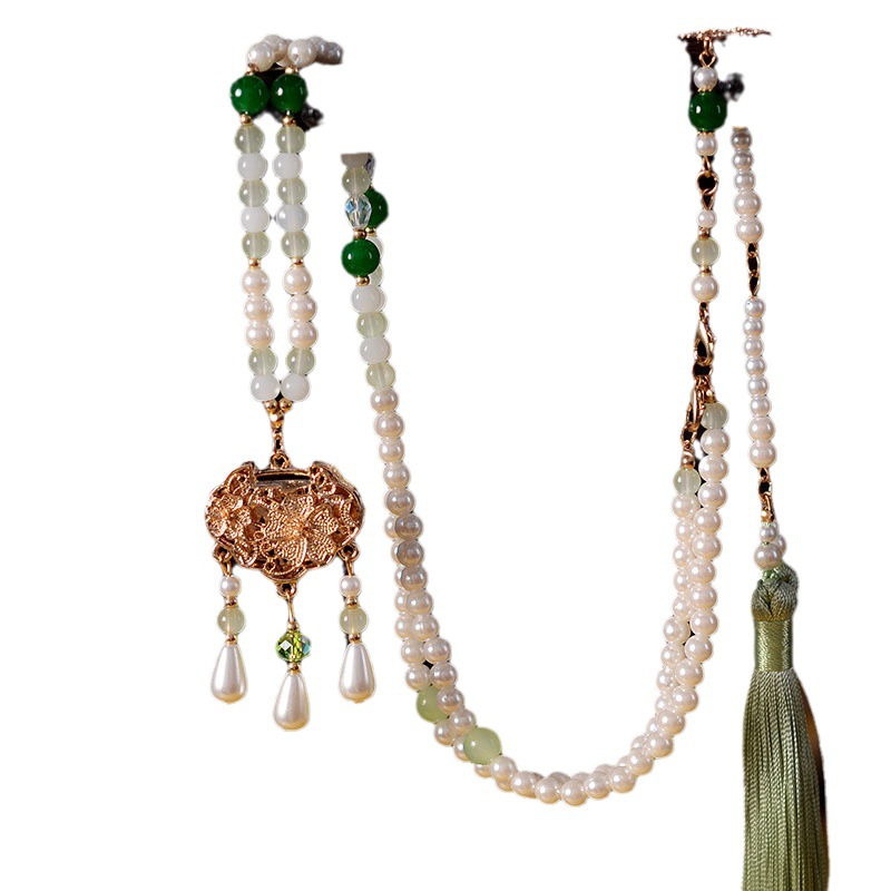 Factory wholesale of ancient-style Hanfu long yiluo back cloud soft Yiluo Ming Dynasty tassel necklace, Chinese-style peace lock necklaces Item Picture