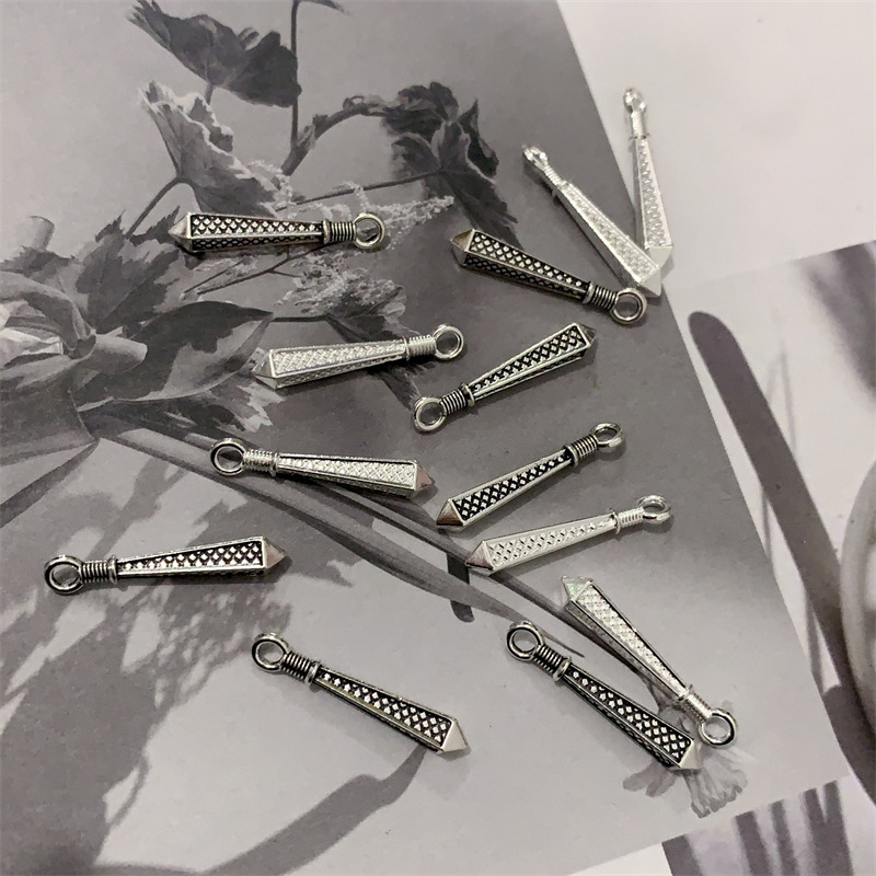 DIY zinc alloy jewelry accessories, retro geometric diamond-shaped pendants, necklaces, bracelets, keychains, pendants Specification image
