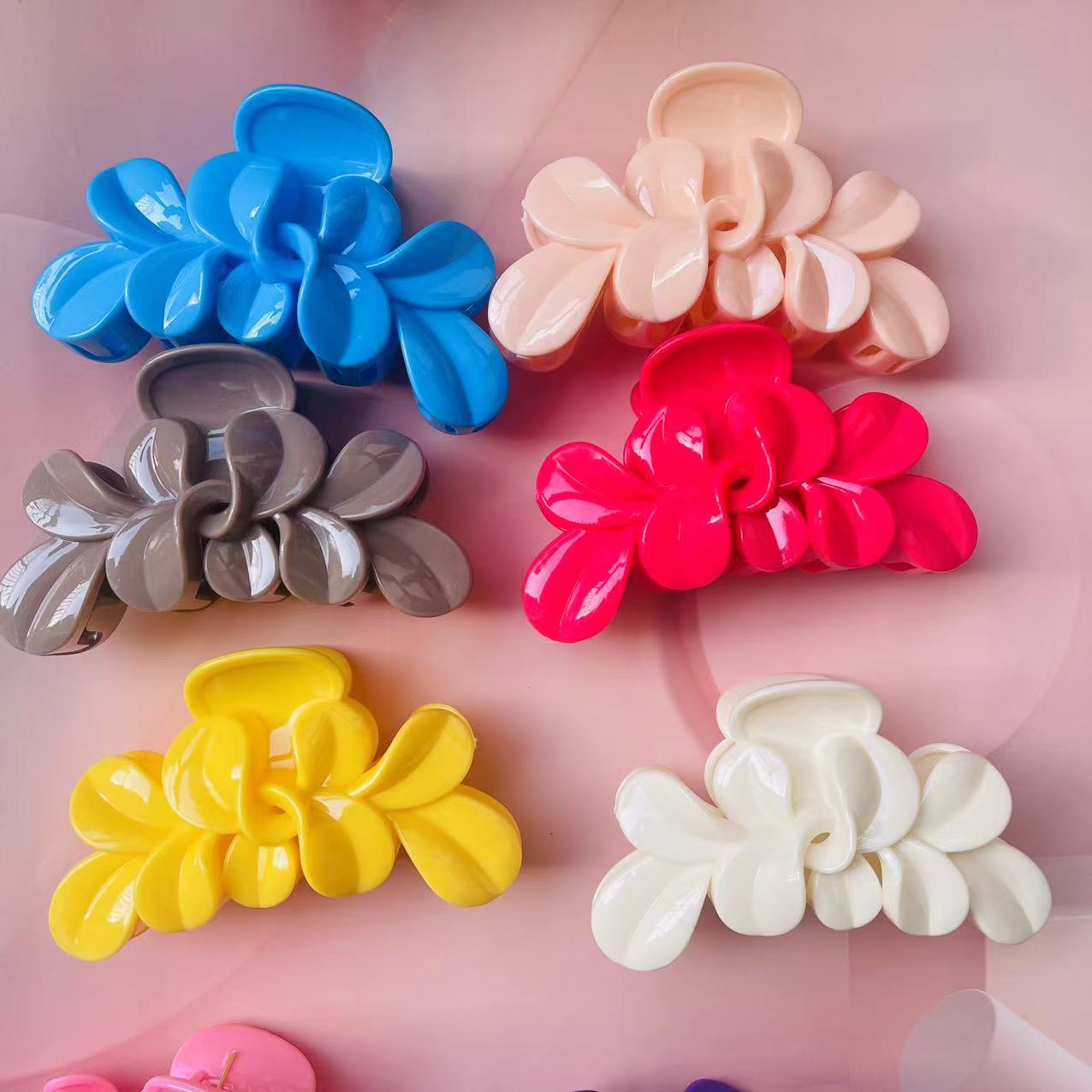 【 Zone 1-5 】6984 Leaf-shaped Gripper 12/ Bag 840/ Piece Modern and Simple Gripper for Girls, Hair Gripper, Colorful New Gripper, Leaf-shaped Gripper Specification image