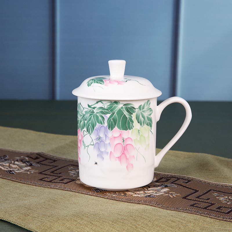 Bone China 570ml Jingbei household ceramic cup with lid, large-capacity water cup, office tea cup, conference cup, gift box set Item Picture