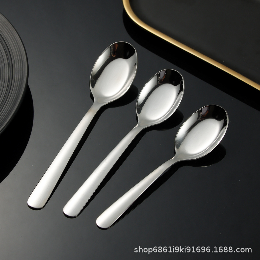 304 Food Grade Stainless Steel Spoon Thickened High Appearance Horizontal Flat Spoon Dining Long Handle Spoon Household Flat Spoon Application Scenario