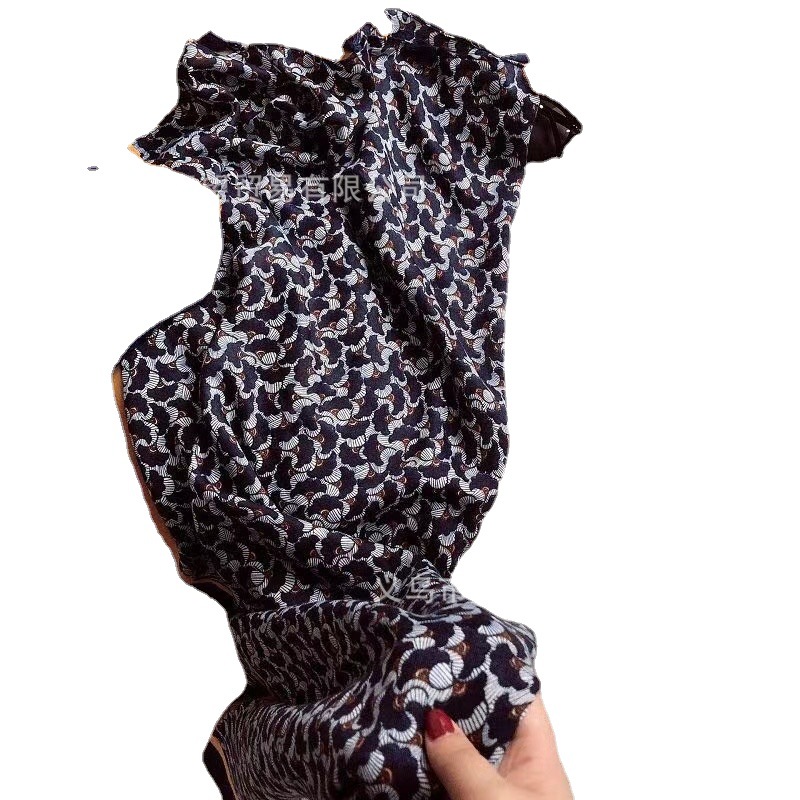 New Autumn And Winter Scarf Hanging Tassel Long Scarf Gingko Leaf Flower Cape Ethnic Scarf Photography Scarf Item Picture
