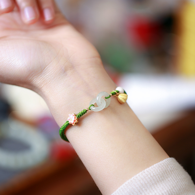 Douyin's same style interlocking female Chinese style retro Hetian jade bracelet hand-woven as a gift for your best friend Application Scenario