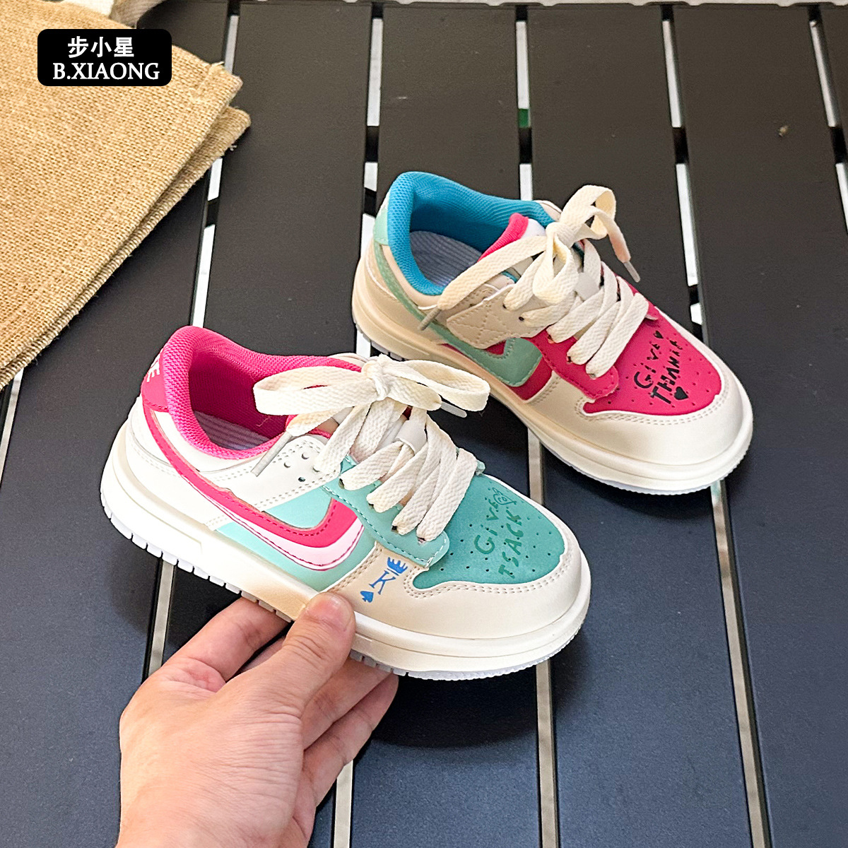 童鞋/拖鞋儿童夏季卡通/运动鞋/儿童鞋/儿童鞋男童春季时尚细节图