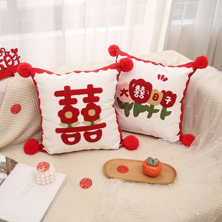 A pair of wedding pillows with "Happiness" characters for the wedding room, a bed in the living room, sofa decoration, backrest cushions, and a comprehensive list of wedding supplies